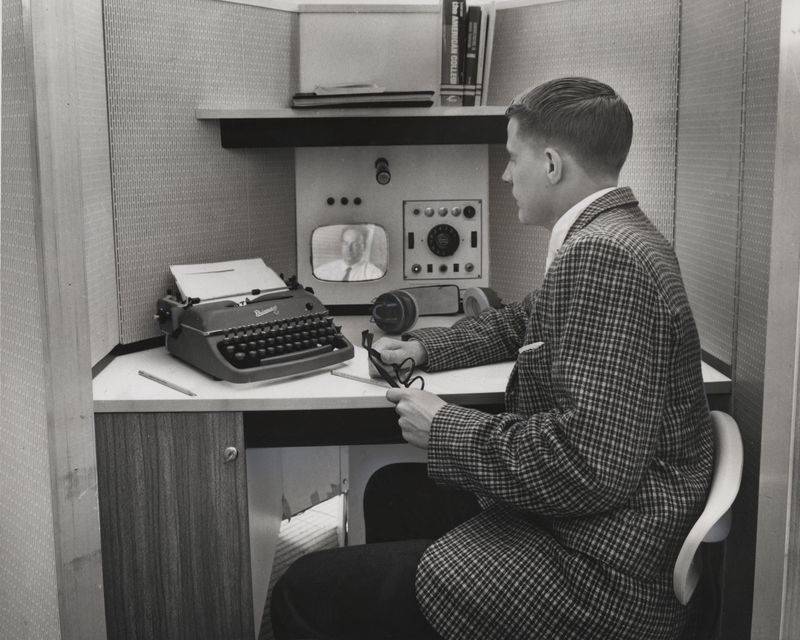 Student using audio-visual services